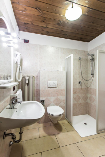 Bathroom 3, Residence Orizzonte, Trento
