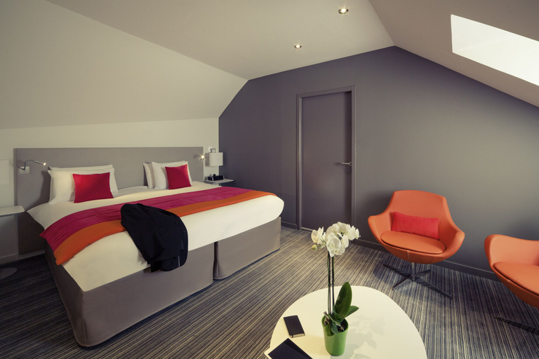 Bedroom 2, Mercure Nantes Centre Grand Hotel Hotel, Loire-Atlantique