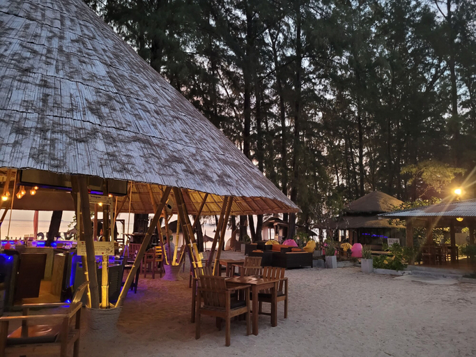 Food & Drinks 5, Long Beach Chalets, Ko Lanta