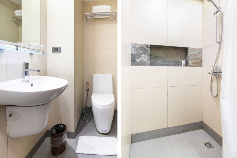 Bathroom 4, Solace Hote, Makati City