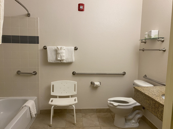 Bathroom 4, A Riverside Inn Travelodge by Wyndham, Park