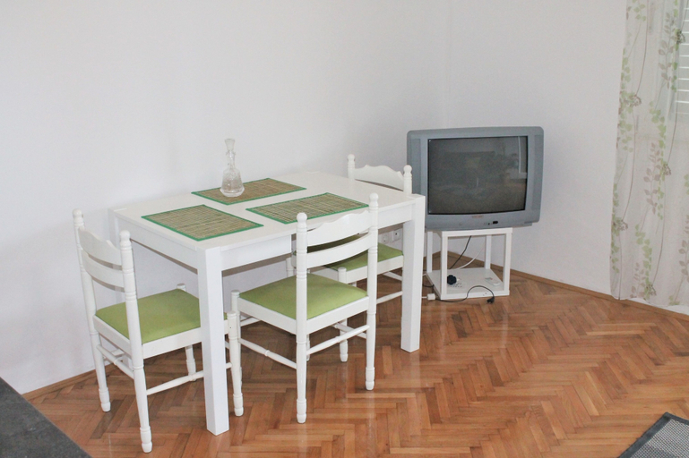 Others 5, Apartment Bile, Kaštela