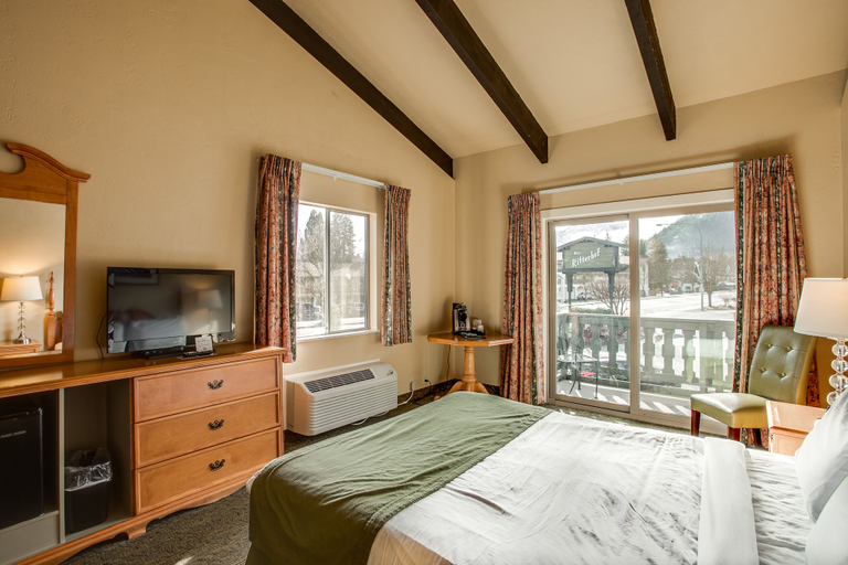 Bedroom 4, Der Ritterhof Inn, Chelan