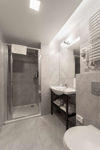Bathroom 4, Golden Tulip Krakow Kazimierz, Kraków City