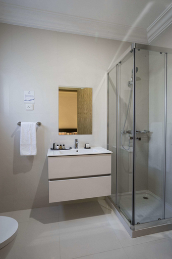 Bathroom 5, Fiesta Residences Boutique Hotel and Serviced Apartments, Accra
