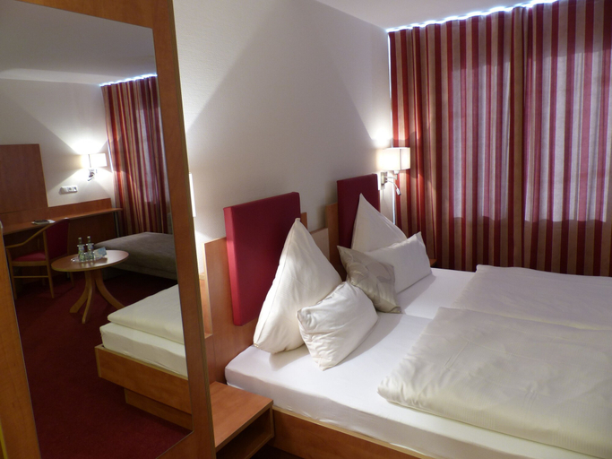 Bedroom 5, City Deutsches Haus, Hagen
