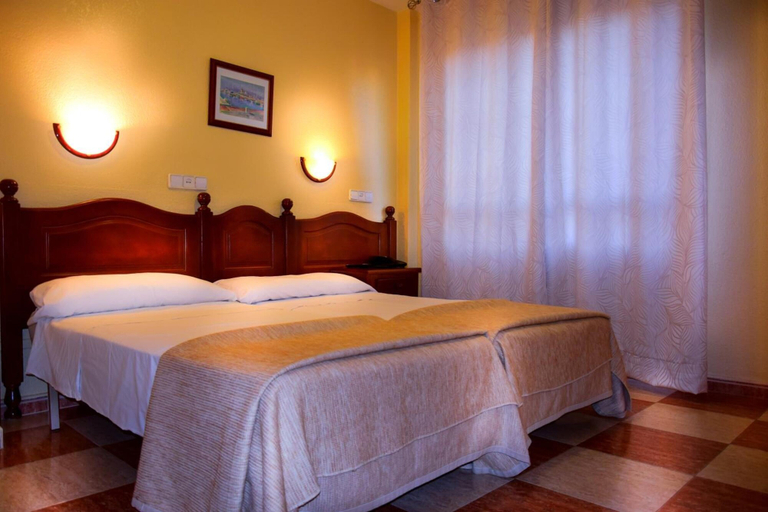 Bedroom 4, Hotel Sevilla, Almería