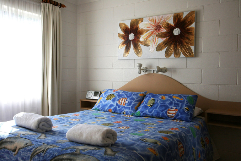 Bedroom 3, Lake Edge Holiday Units, Shoalhaven - Pt B