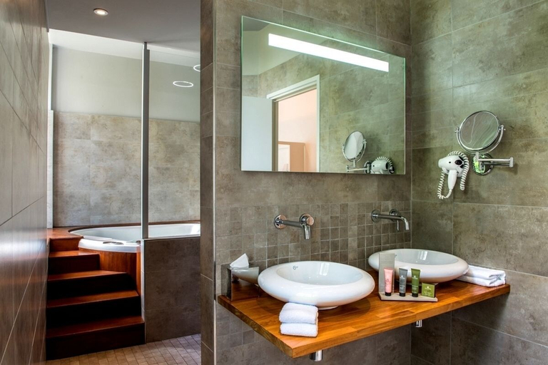 Bathroom 5, Manoir de Kerhuel, Finistère