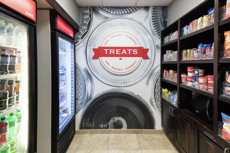 Food & Drinks 5, Hampton Inn & Suites Rochester-North , Olmsted