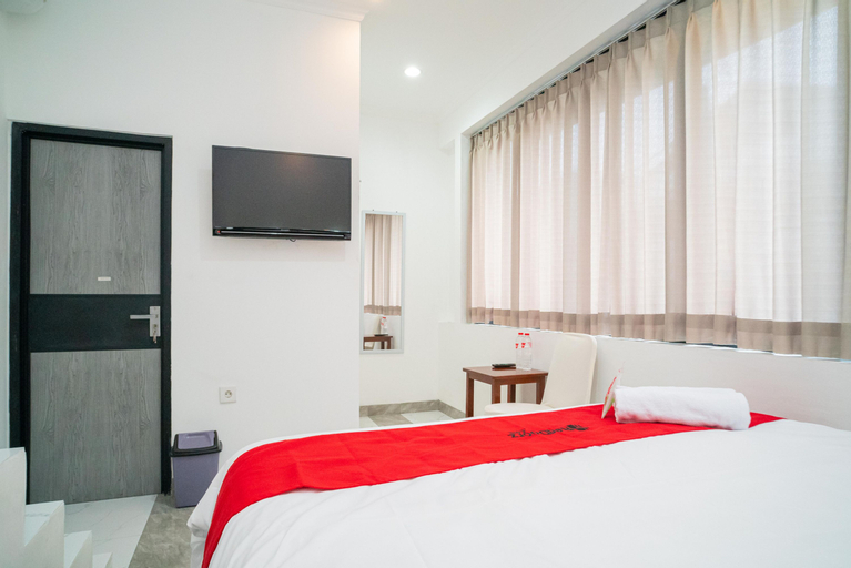 Bedroom 3, RedDoorz near Stasiun Senen, Central Jakarta
