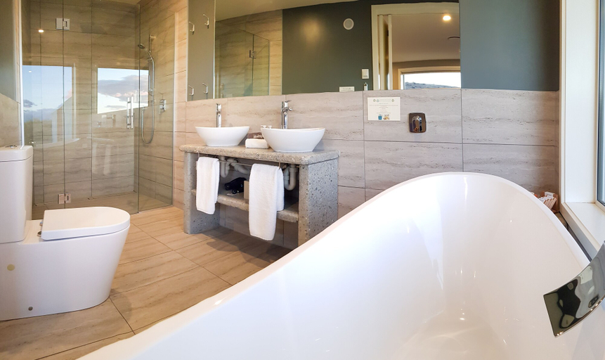 Bathroom 5, Lakestone Lodge, Mackenzie