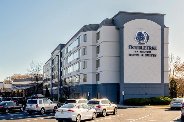 Exterior & Views, DoubleTree by Hilton Fairfield Hotel & Suites, Essex