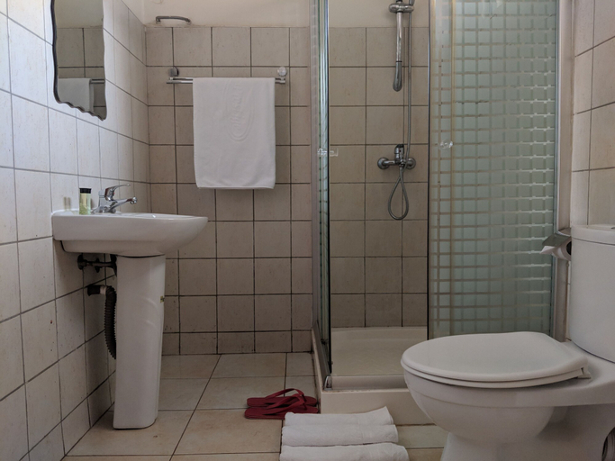 Bathroom 5, Prestige Hotel Suites Kampala, Kampala