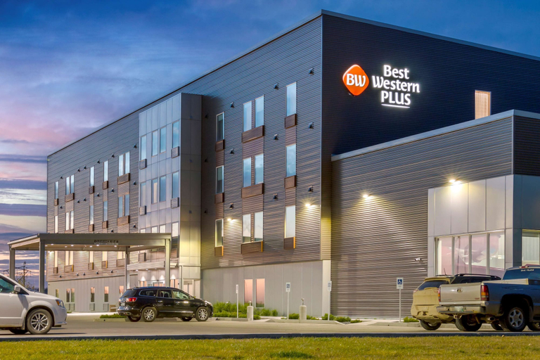 Exterior & Views 2, Best Western Plus Dauphin, Division No. 17