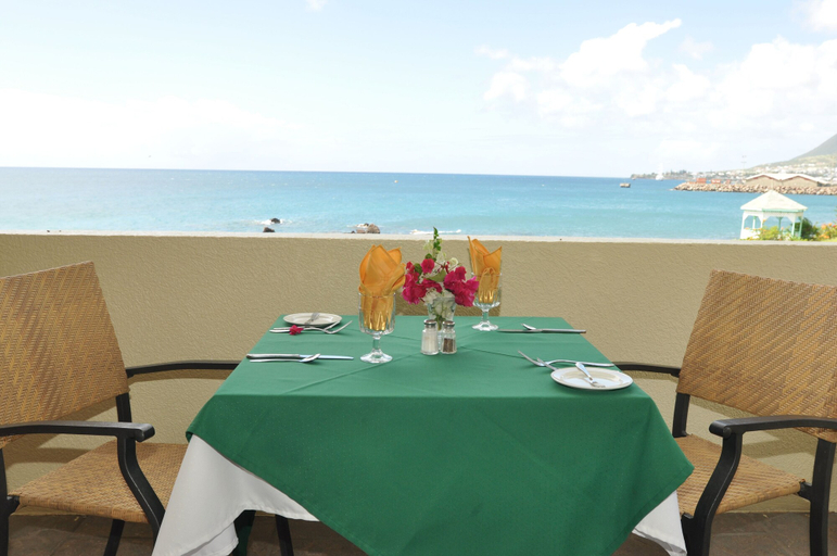 Food & Drinks 5, Bird Rock Beach Hotel