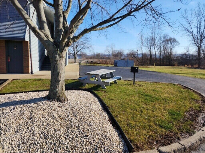 Others 5, Super 8 by Wyndham Newcomerstown, Tuscarawas