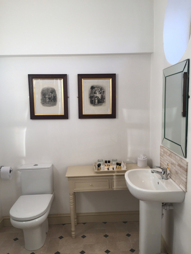 Bathroom 5, Ye Olde Bell Hotel & Spa, Nottinghamshire