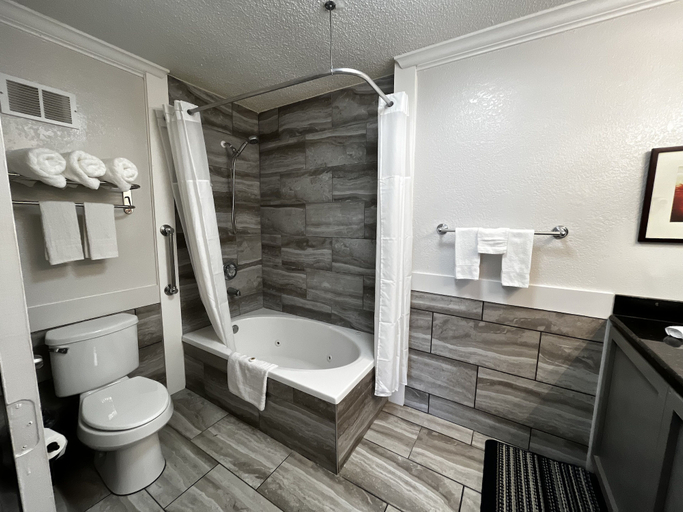 Bathroom 4, At Home Inn & Suites, Escambia
