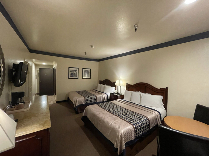 Bedroom 3, Oakridge Inn, Ventura