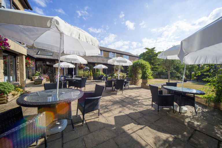 Food & Drinks 5, The Holt Hotel, Oxfordshire
