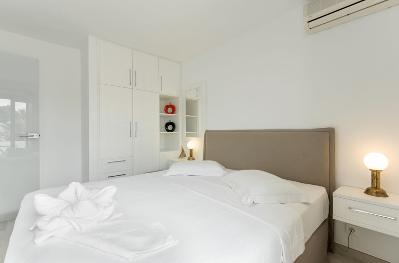 Bedroom 3, Trikorfo Beach, Central Macedonia