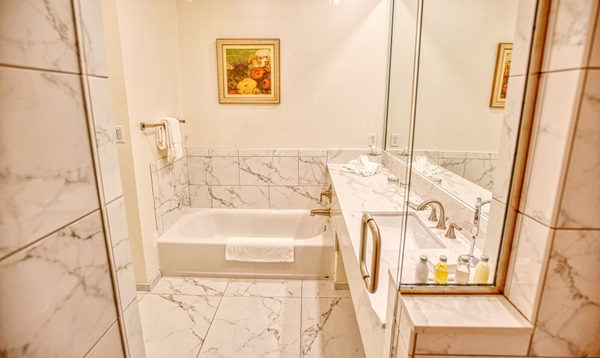 Bathroom 4, Trianon Bonita Bay, Lee