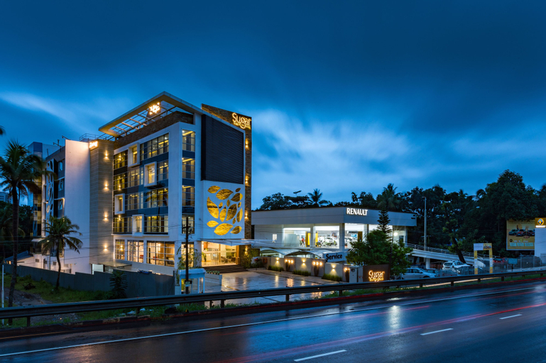Exterior & Views