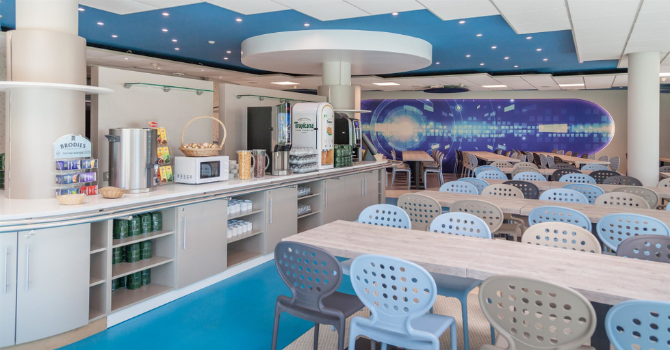 Food & Drinks 4, Kyriad Poitiers Jules Verne Site du Futuroscope, Vienne