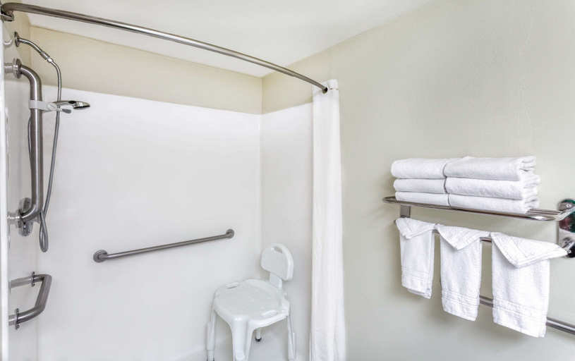 Bathroom 4, Super 8 by Wyndham Heyburn/Burley Area, Minidoka