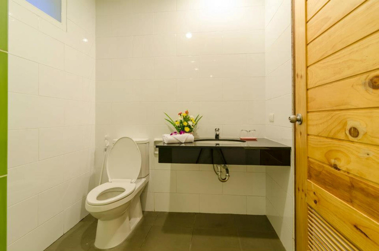 Bathroom 4, Aonang Miti Resort, Mueang Krabi