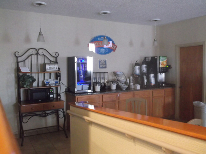 Food & Drinks 5, Baymont by Wyndham Metropolis, Massac
