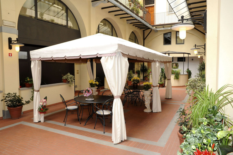 Others 5, Residence La Contessina, Florence