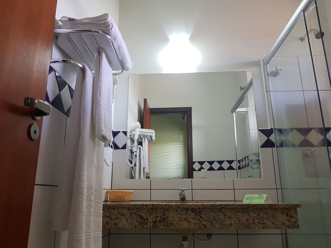 Bathroom 5, Hotel das Palmeiras, Paracatu