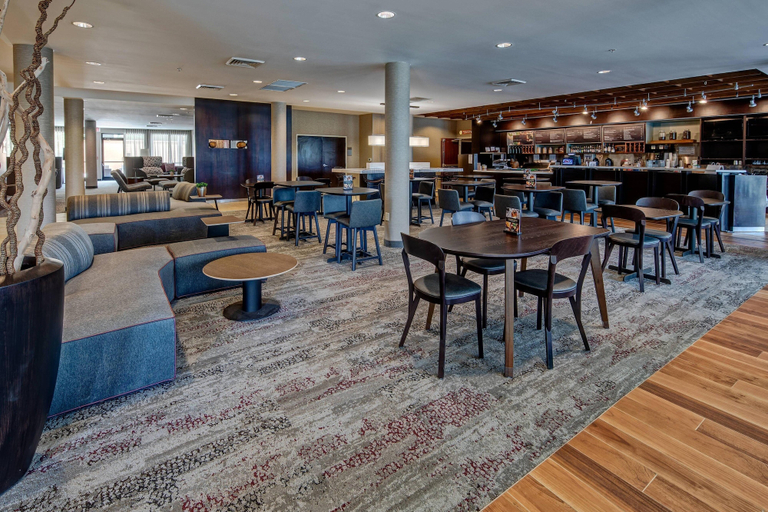 Food & Drinks 1, Courtyard by Marriott Troy, Pike