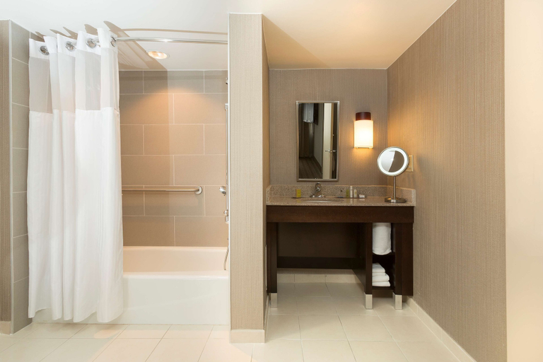 Bathroom 5, DoubleTree Suites by Hilton Nashville Airport, Davidson