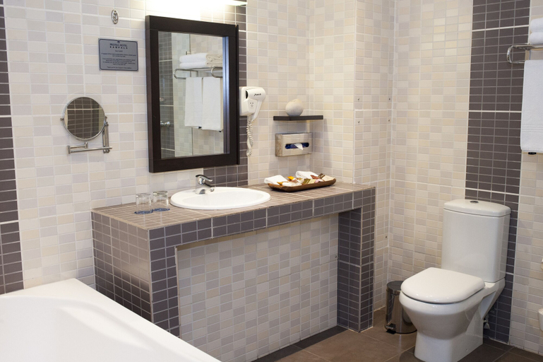 Bathroom 4, Protea Hotel by Marriott Kampala, Kampala