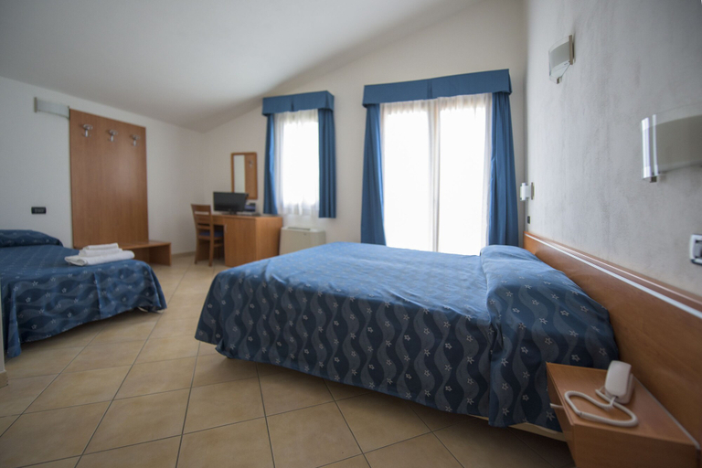 Bedroom 4, Hotel Isola Rossa, Oristano