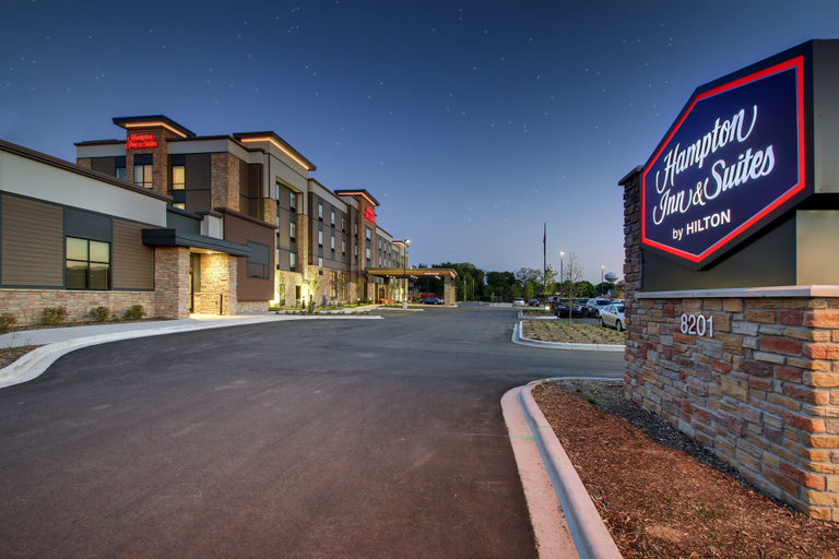 Exterior & Views 2, Hampton Inn & Suites Milwaukee West, Milwaukee