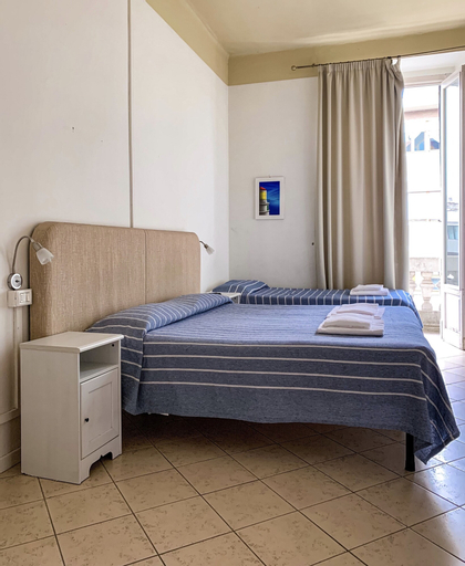 Bedroom 3, Stop & Sleep Bergamo, Bergamo