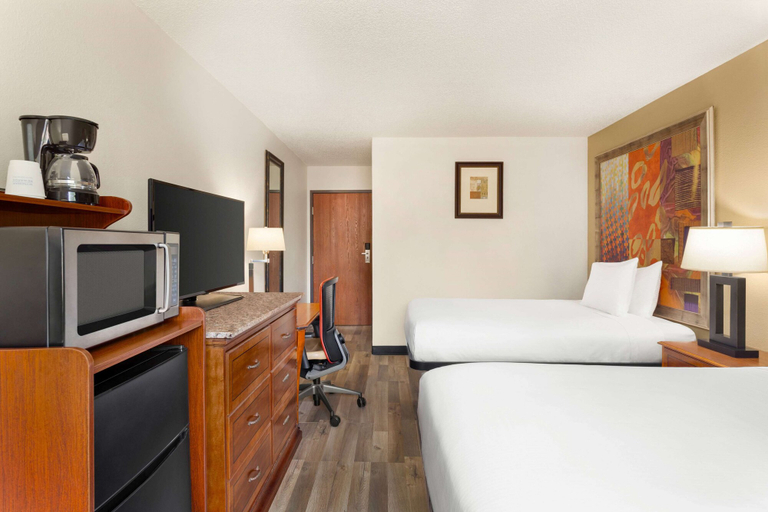 Bedroom 3, Baymont by Wyndham Hutchinson, Reno