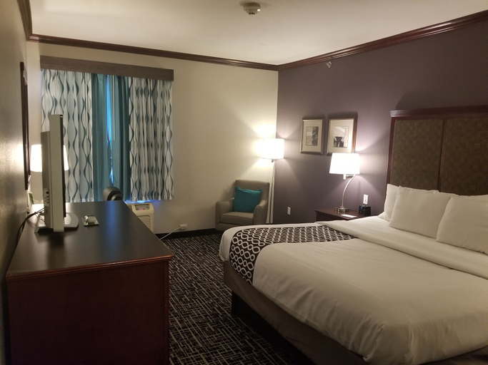 Bedroom 2, La Quinta Inn & Suites by Wyndham Lindale, Smith