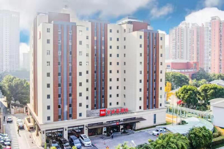 ibis Shanghai Lianyang, Shanghai