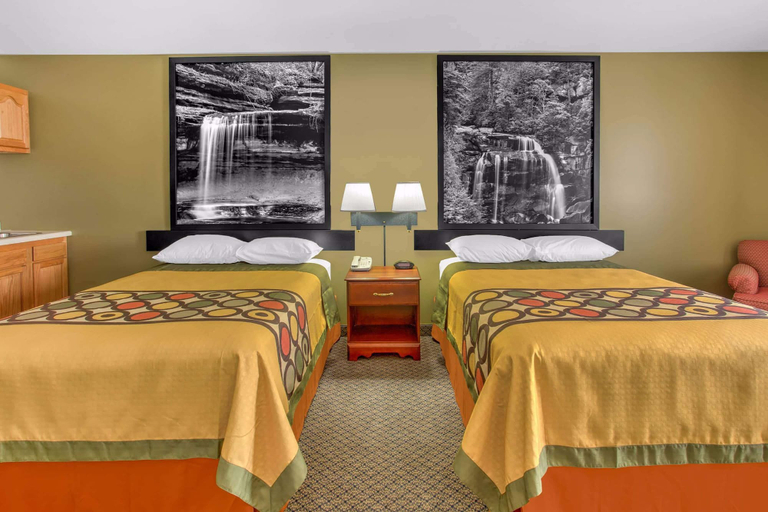 Bedroom 3, Super 8 by Wyndham Galva, Henry