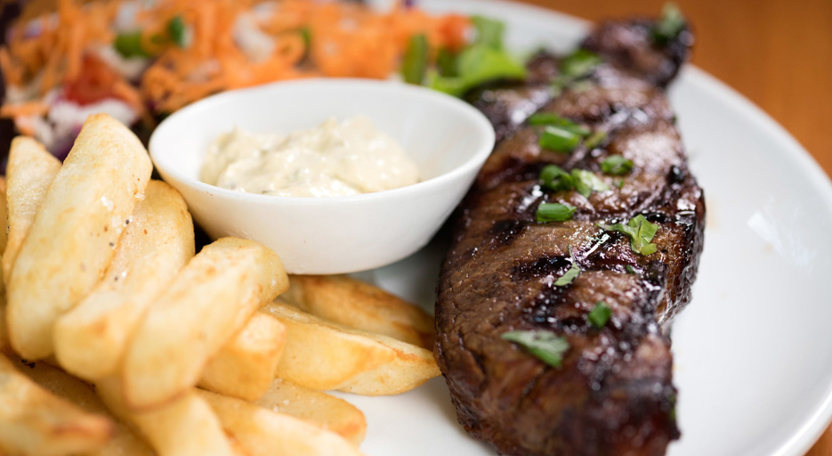 Food & Drinks 5, Gipsy Point Lodge, E. Gippsland - Orbost
