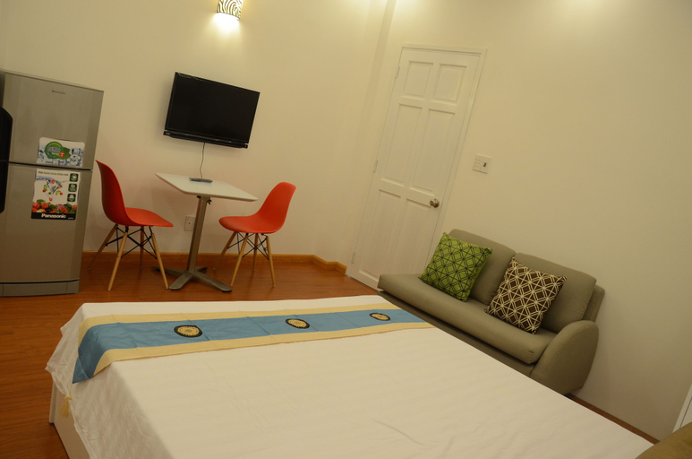Bedroom 2, Smiley Apartment 2, District 8