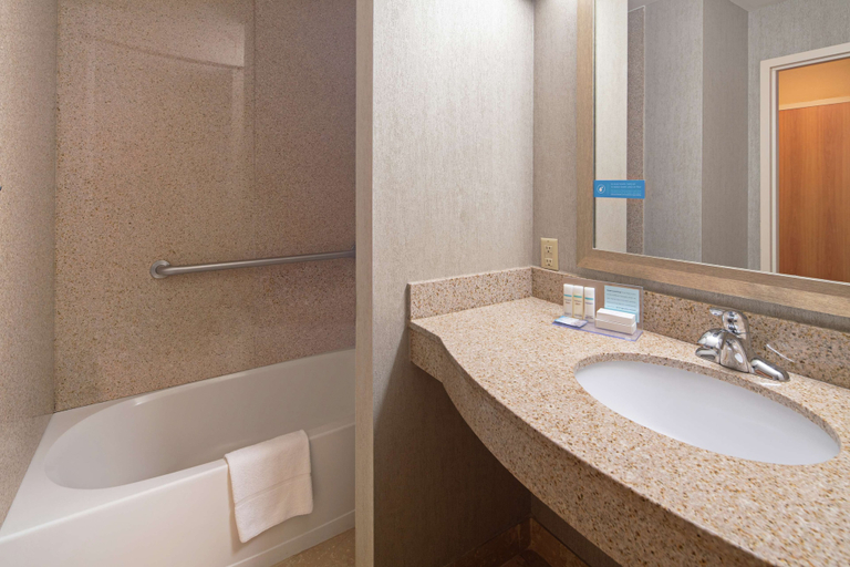 Bathroom 4, Hampton Inn & Suites Bremerton, Kitsap