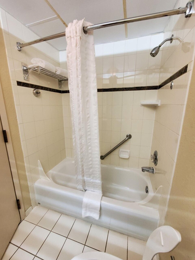 Bathroom 4, Ramada by Wyndham Downtown Spokane, Spokane