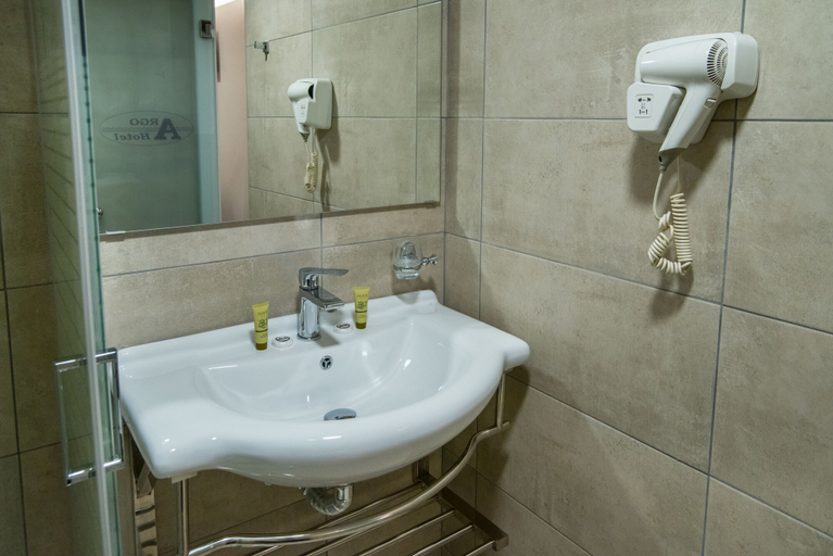 Bathroom 5, Argo Hotel, Attica
