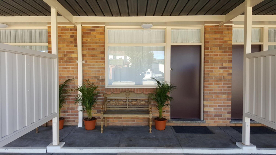 Exterior & Views 2, Royal Motel Tenterfield, Tenterfield
